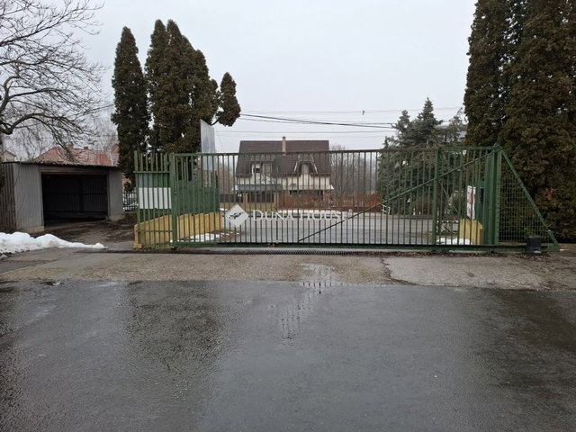 Eladó ipari ingatlan, Pécelen 299.5 M Ft / költözzbe.hu