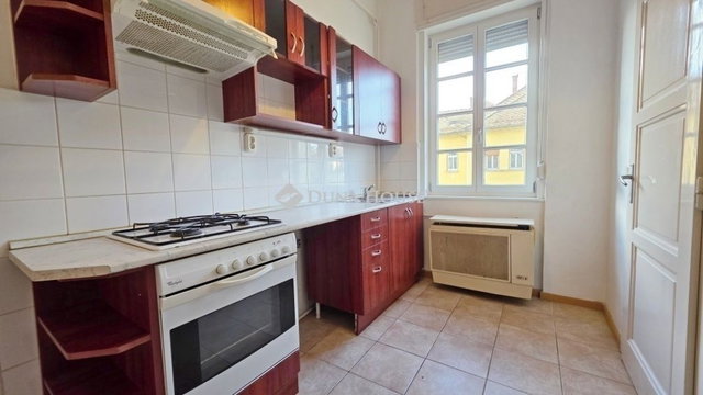 Eladó téglalakás, Szombathelyen 45 M Ft, 2 szobás
