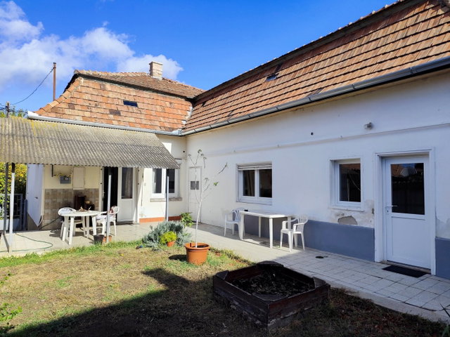 Eladó családi ház, Ráckevén 69.9 M Ft, 4 szobás
