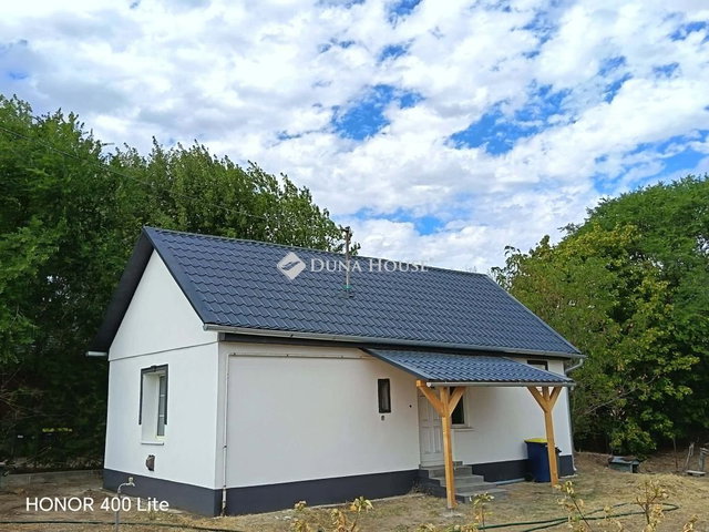 Eladó családi ház, Farmoson 22.9 M Ft, 1 szobás