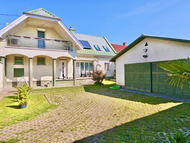 Eladó családi ház, Kiskunfélegyházán 119.5 M Ft, 5 szobás