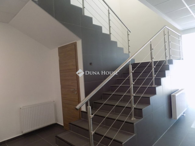 Kiadó iroda, Zalaegerszegen, Balatoni úton 260 E Ft / hó