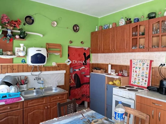 Eladó családi ház, Öskün 48 M Ft, 1 szobás