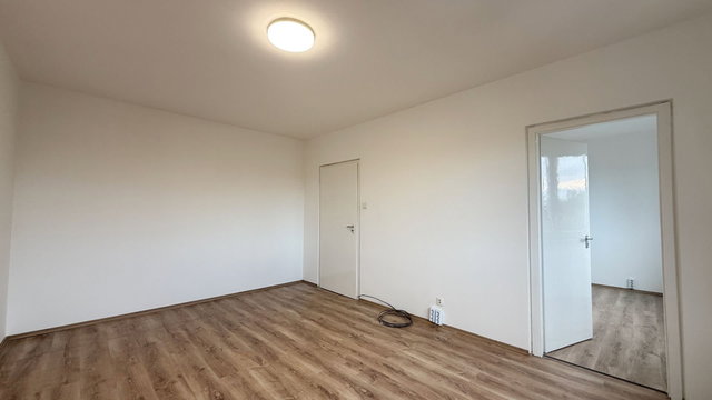 Kiadó panellakás, albérlet, Debrecenben 170 E Ft / hó, 2 szobás
