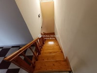 Eladó családi ház, Szegeden 92 M Ft, 5 szobás