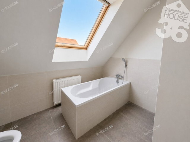Eladó családi ház, Kecskeméten 159 M Ft, 6 szobás