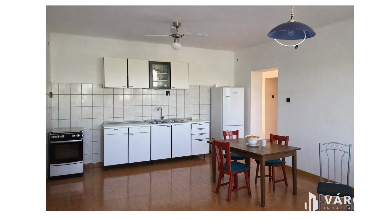 3 bed · 200m² · 210.000.000 ft