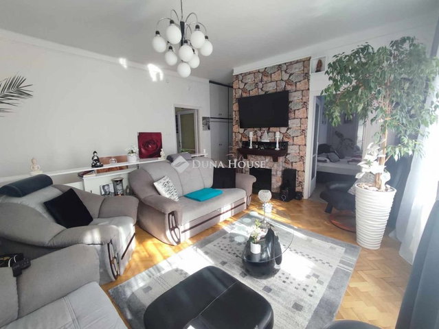 Eladó családi ház, Esztergomban, Zsák utcában 134.9 M Ft