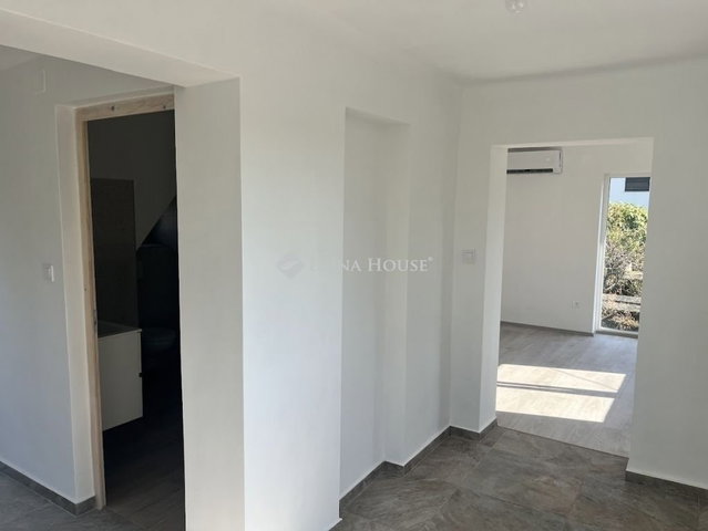 Eladó családi ház, Pécsett 98 M Ft, 4 szobás
