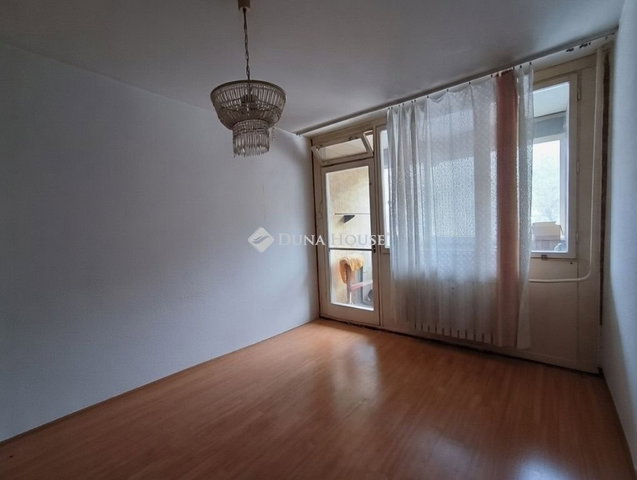Eladó panellakás, Budapesten, III. kerületben 71.9 M Ft, 3 szobás