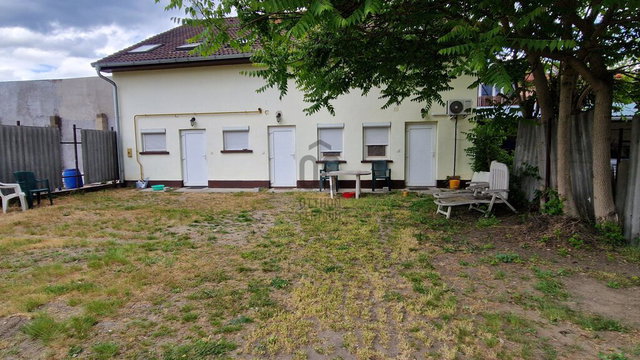 Eladó családi ház, Budapesten, XV. kerületben 99.9 M Ft