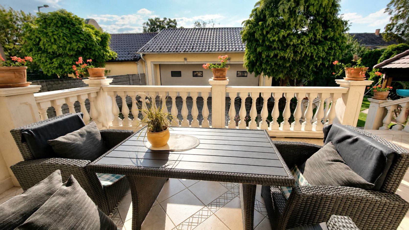 5 bed · 232m² · 175.000.000 ft