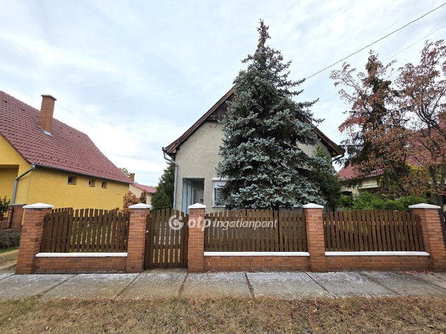 Eladó családi ház, Cserkeszőlőn 69 M Ft, 6 szobás