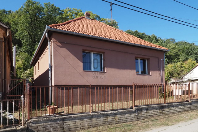 Eladó családi ház, Pécsett 44.9 M Ft, 3 szobás