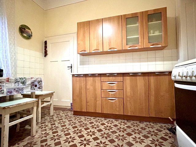 Eladó családi ház, Komáromban 75 M Ft, 3 szobás