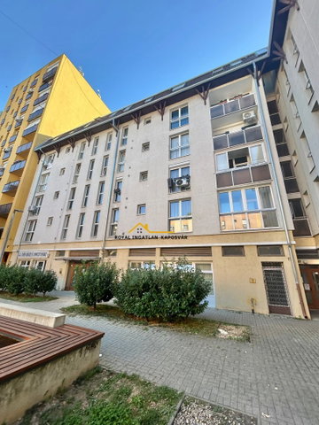 Eladó panellakás, Kaposváron, Honvéd utcában 29.9 M Ft