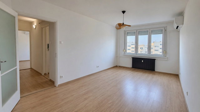 Eladó panellakás, Budapesten, XI. kerületben, Fehérvári úton