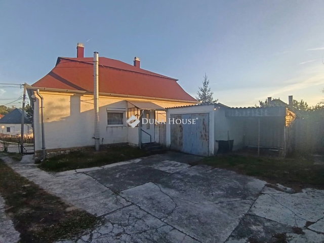 Eladó családi ház, Súron 45 M Ft, 4 szobás