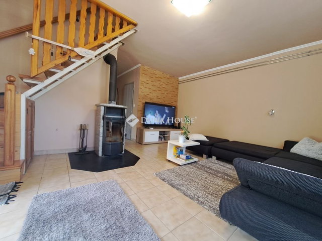 Eladó nyaraló, Nagybaracskán 32.99 M Ft, 3 szobás