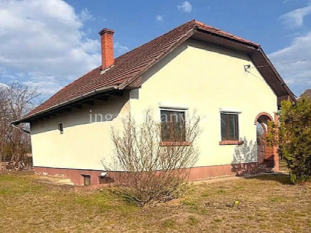 Eladó családi ház, Szentmártonkátán 23.5 M Ft, 1 szobás