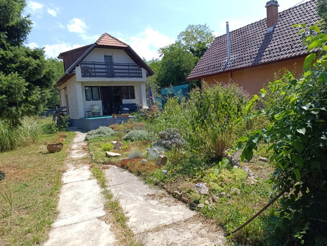 Eladó nyaraló, Délegyházán 69 M Ft, 3 szobás