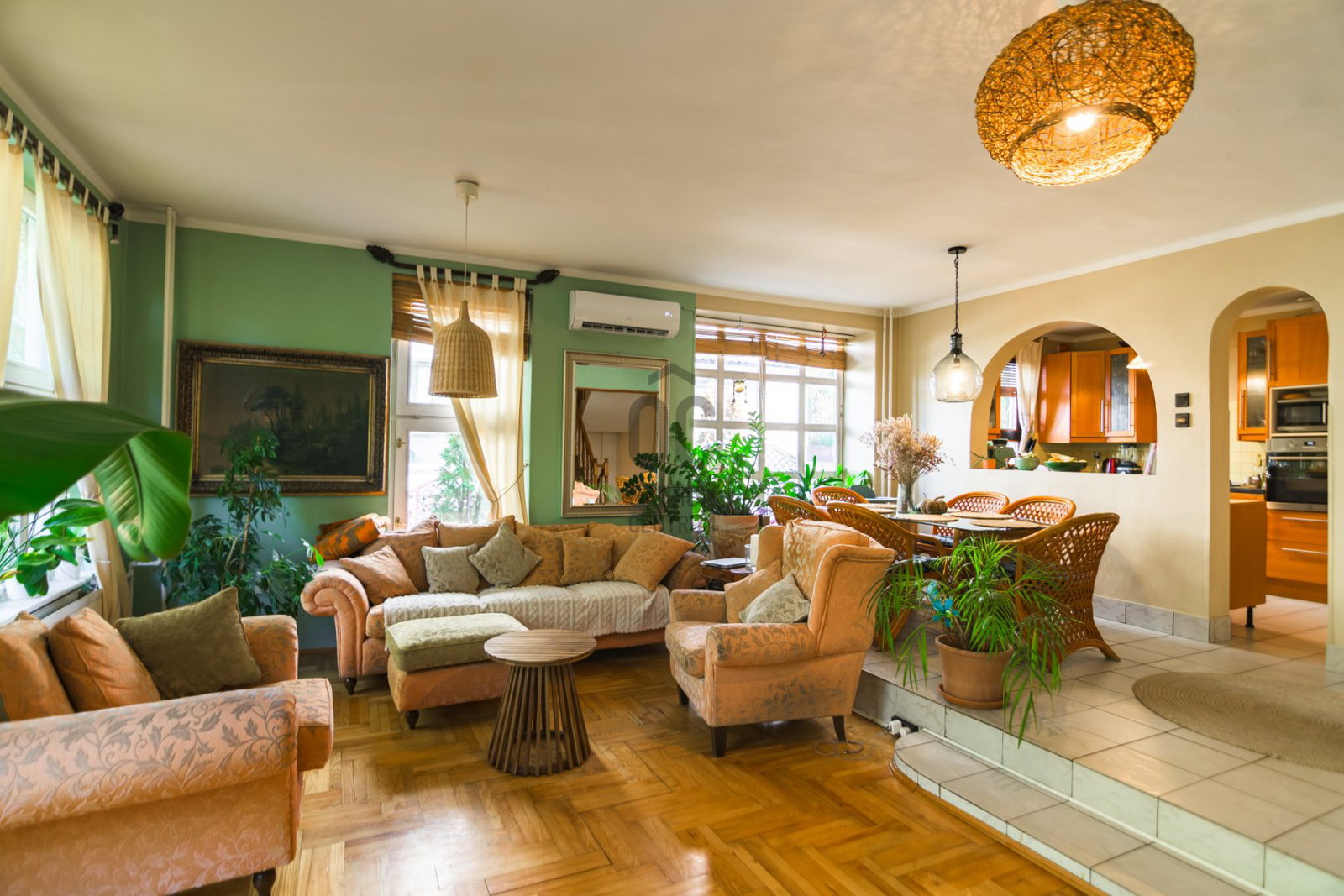 5 hálószoba · 213 m² · 156.900.000 Ft