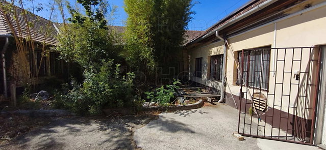 Eladó ipari ingatlan, Tatán 300 M Ft / költözzbe.hu