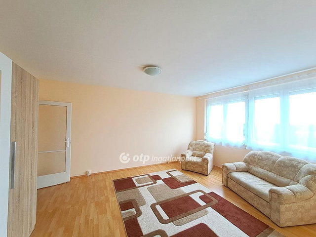 Eladó panellakás, Kecskeméten 43.5 M Ft, 2 szobás
