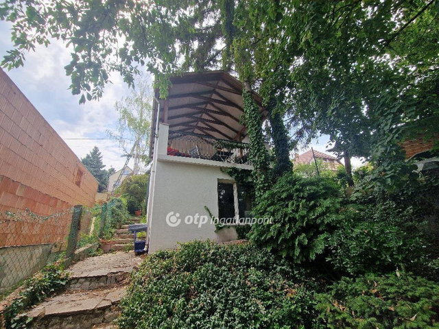Eladó családi ház, Pomázon 93.5 M Ft, 4+2 szobás