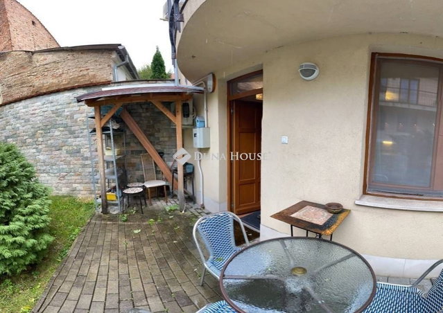 Kiadó téglalakás, albérlet, Pécsett 170 E Ft / hó, 1 szobás