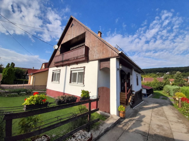 Eladó családi ház, Gödöllőn 104.9 M Ft, 5 szobás