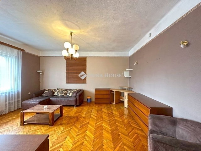 Eladó családi ház, Vecsésen 110 M Ft, 5 szobás