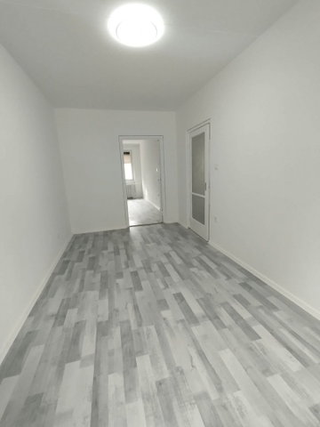 Eladó panellakás, Pécsett, Uitz Béla utcában 43.8 M Ft