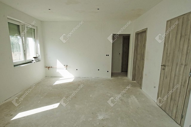 Eladó családi ház, Székesfehérvárott 114.99 M Ft, 5 szobás