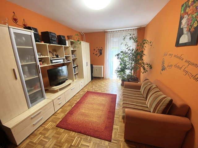 Eladó panellakás, Dunaújvárosban 30.9 M Ft, 1+1 szobás