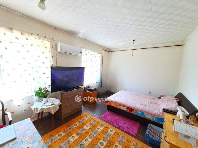 Eladó ikerház, Szolnokon 11 M Ft, 1 szobás / költözzbe.hu