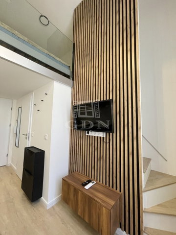 Eladó téglalakás, Budapesten, VI. kerületben 42.5 M Ft, 1 szobás
