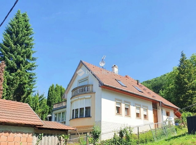 Eladó családi ház, Remeteszőlősön 220 M Ft, 7 szobás