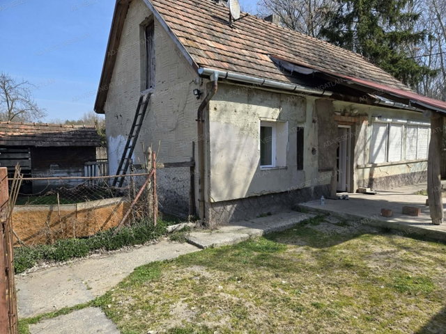 Eladó családi ház, Dabason 22 M Ft, 2 szobás