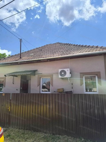 Eladó családi ház, Kunszentmártonban 54.9 M Ft, 2 szobás