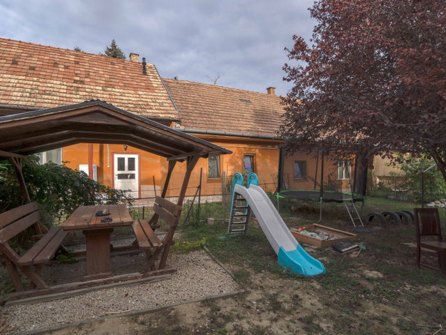 Eladó családi ház, Tevelen 19.9 M Ft, 4 szobás