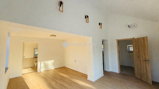 Eladó családi ház, Szigetmonostorban, Ibolya utcában 63.9 M Ft