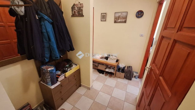 Eladó téglalakás, Székesfehérvárott 67 M Ft, 3 szobás