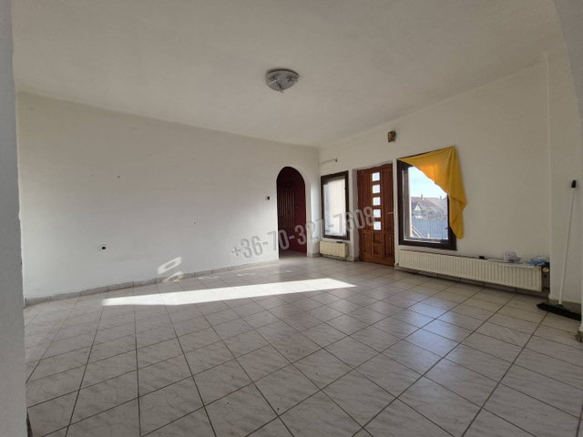 Eladó családi ház, Felsőpakonyban 76 M Ft, 4 szobás