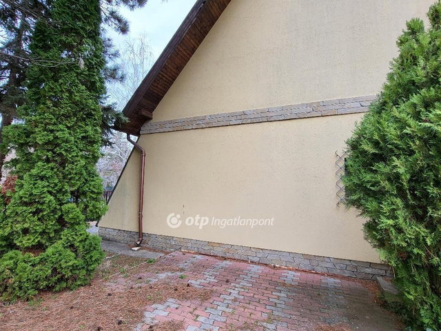Eladó családi ház, Siófokon 210 M Ft, 10 szobás