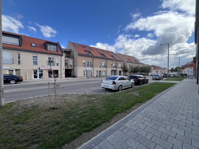 Eladó téglalakás, Pápán 45 M Ft, 1+2 szobás