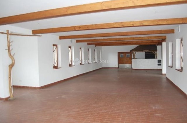 Eladó üzlethelyiség, Fertőszentmiklóson 129 M Ft, 1 szobás