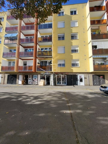 Eladó panellakás, Szombathelyen 31.9 M Ft, 2 szobás
