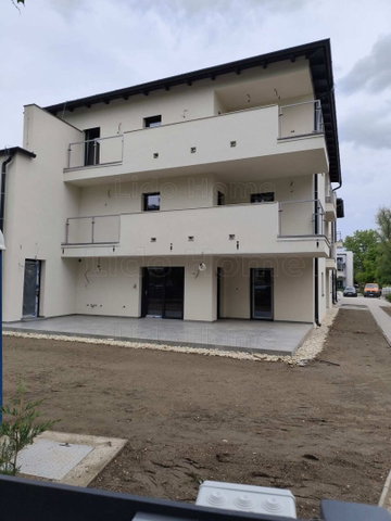 Eladó téglalakás, Zamárdiban 79.99 M Ft, 2 szobás