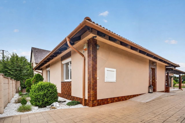 Eladó családi ház, Környén 159 M Ft, 4 szobás